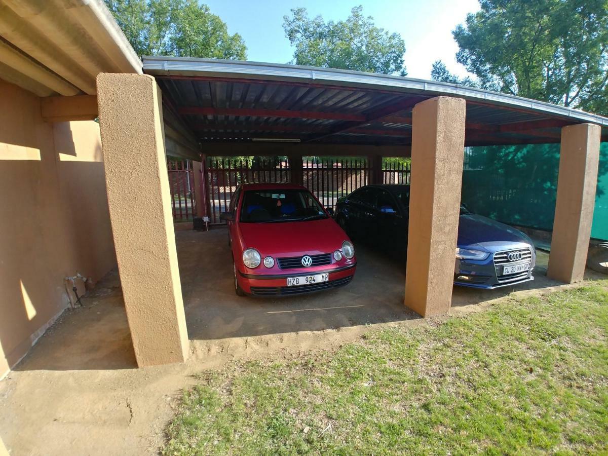 22 On Nicol Hotel Secunda Exterior photo